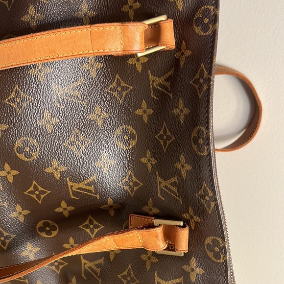 Authentic Louis Vuitton Cabas Mezzo - Picture 4 of 16